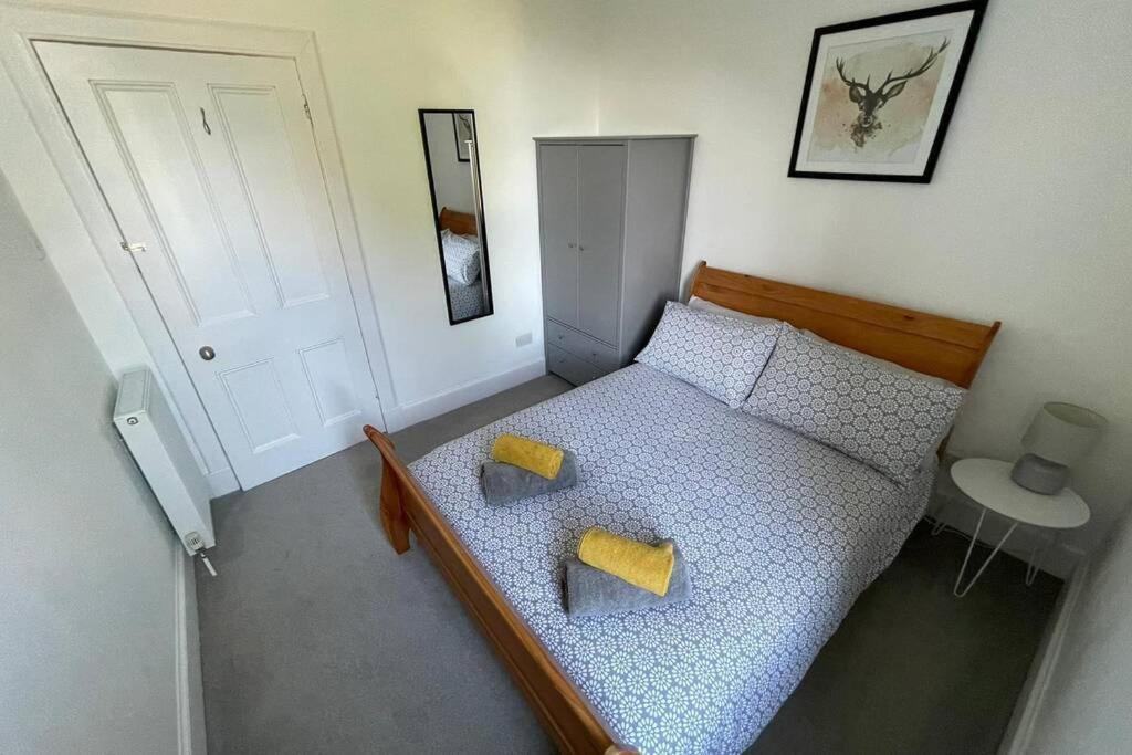 No 10 Immaculate City Centre, Top Floor 2 Bed Flat With Free Parking Inverness Buitenkant foto