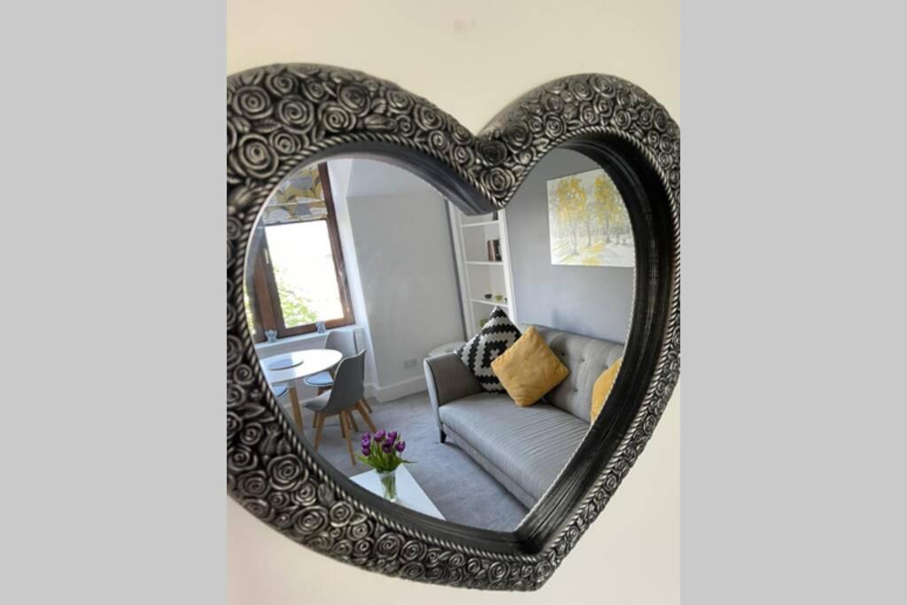 No 10 Immaculate City Centre, Top Floor 2 Bed Flat With Free Parking Inverness Buitenkant foto