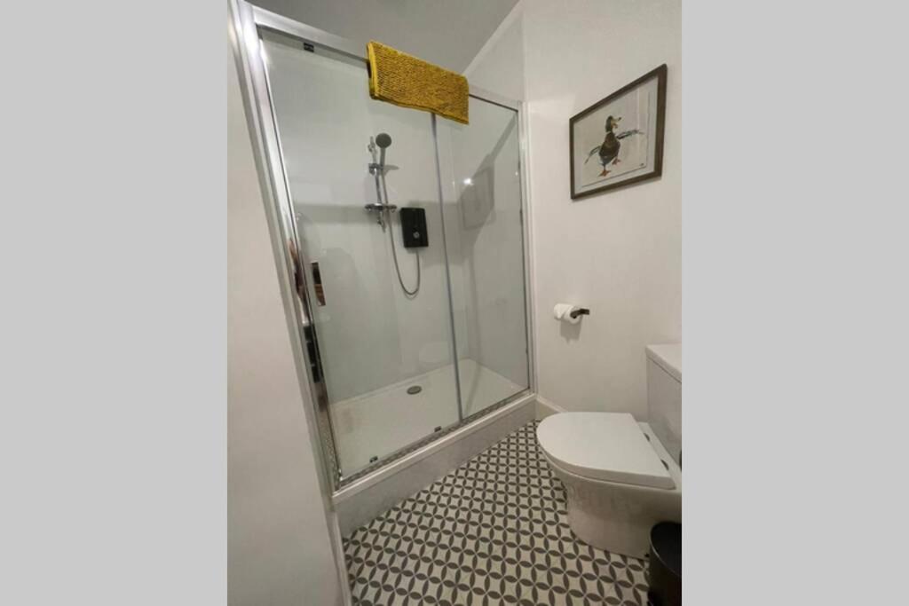 No 10 Immaculate City Centre, Top Floor 2 Bed Flat With Free Parking Inverness Buitenkant foto