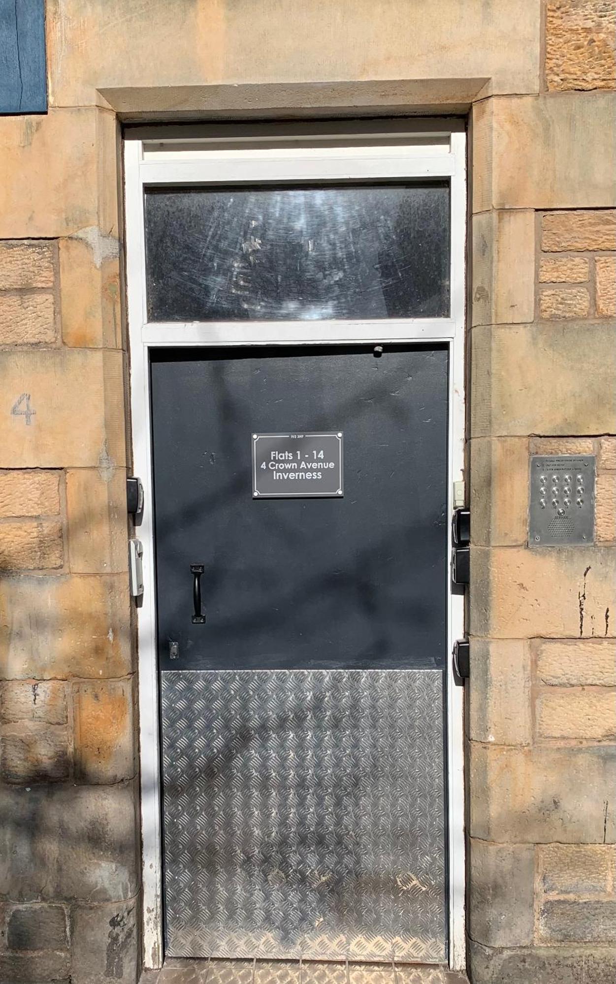 No 10 Immaculate City Centre, Top Floor 2 Bed Flat With Free Parking Inverness Buitenkant foto